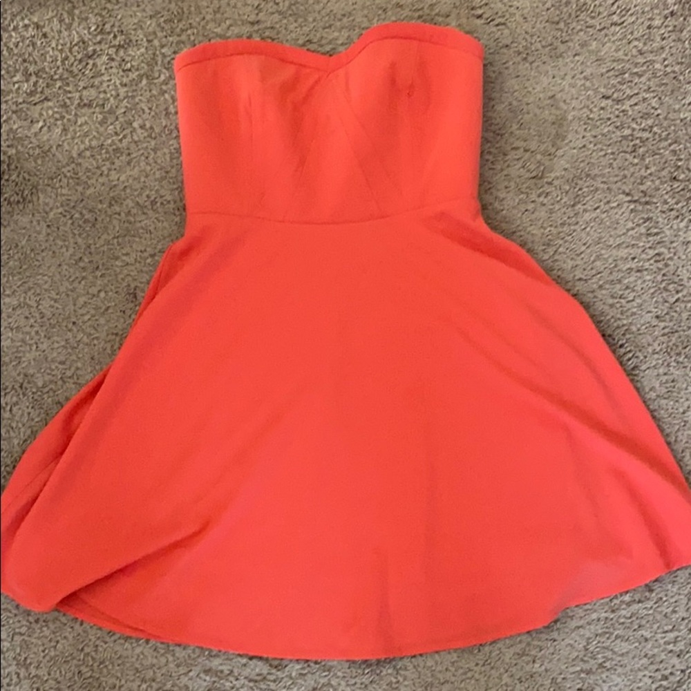 Cute strapless dress